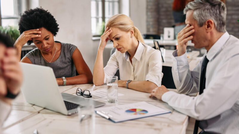 How to Motivate Sales Teams That Are One Step from Checking Out